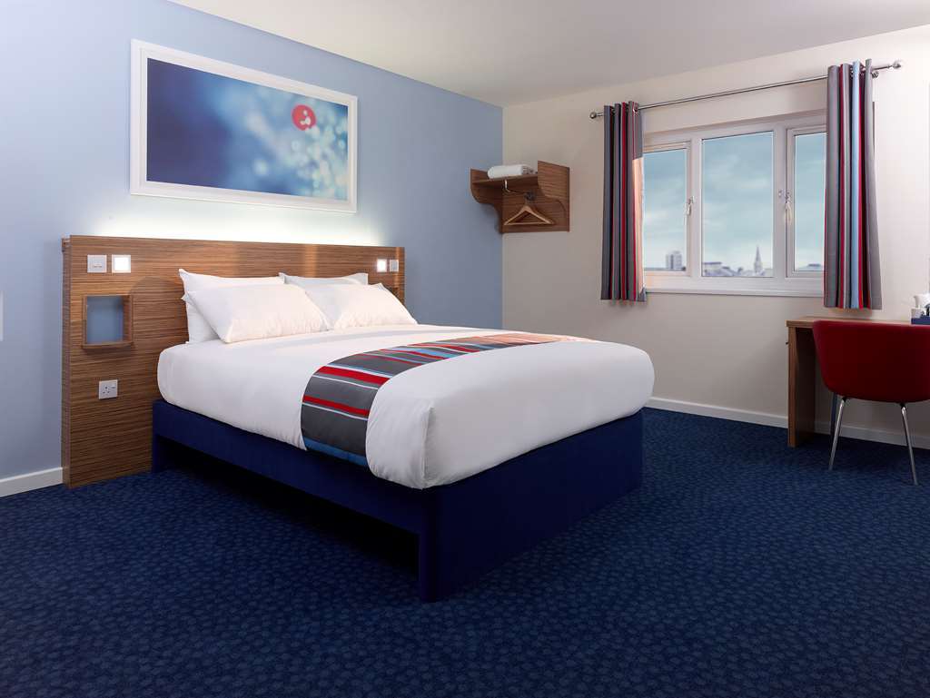 Travelodge Swansea M4 Номер фото