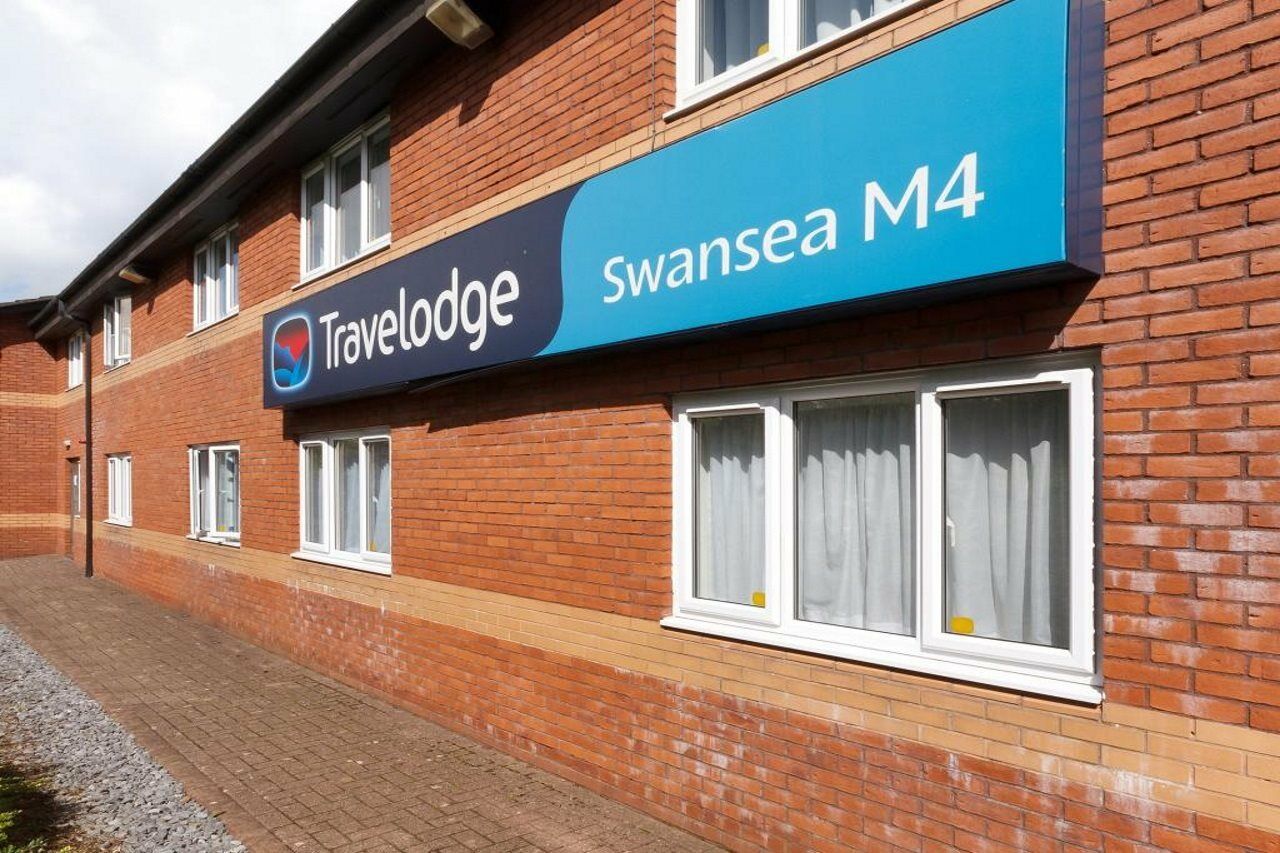 Travelodge Swansea M4 Экстерьер фото