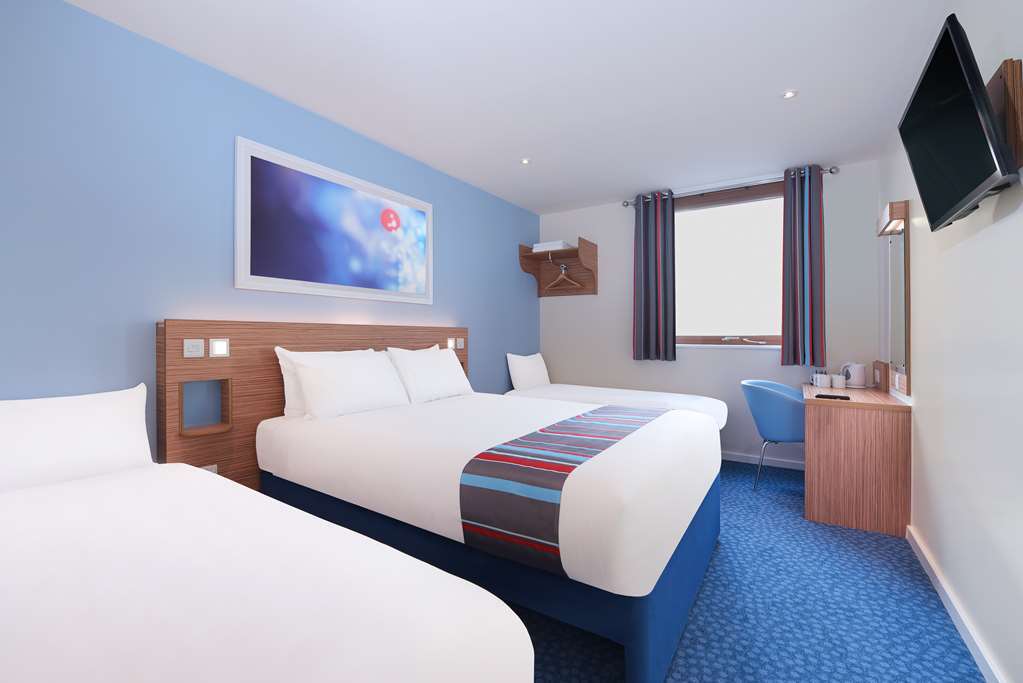 Travelodge Swansea M4 Номер фото