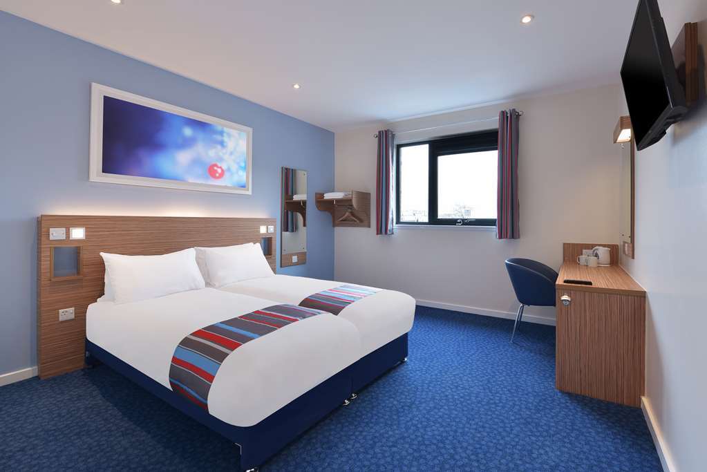 Travelodge Swansea M4 Номер фото